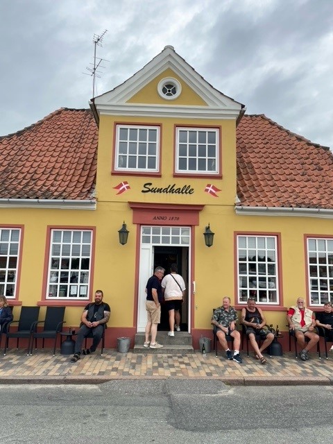 Sundhalle Anmeldelse